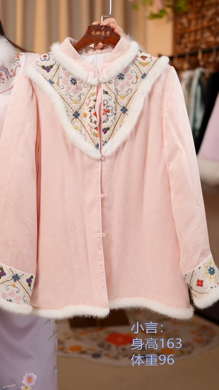 织绣非遗服饰一物一件