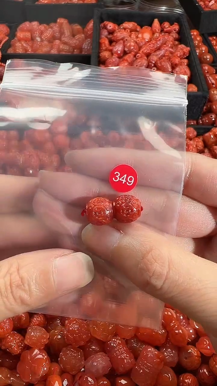 颈饰未镶嵌南红玛瑙1