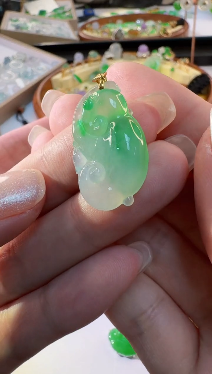 【闪购商品】翡翠18K金镶嵌颈饰缅甸翡翠A货吊坠