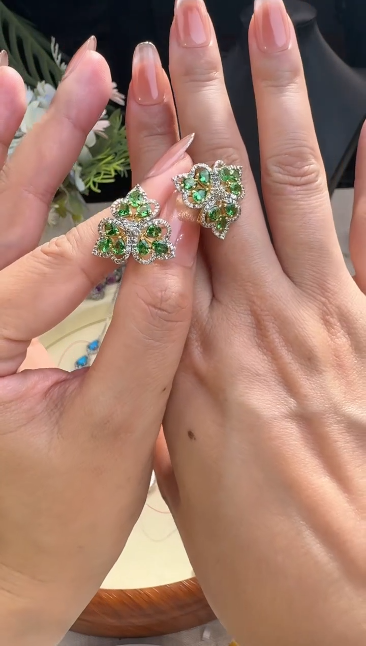 【闪购商品】石榴石（沙弗莱）耳饰银S925镶嵌耳饰