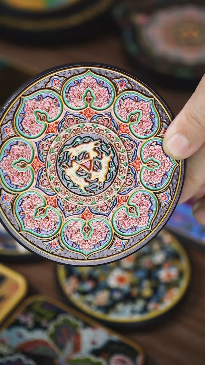 壹藏贰宝三兔杯垫一片