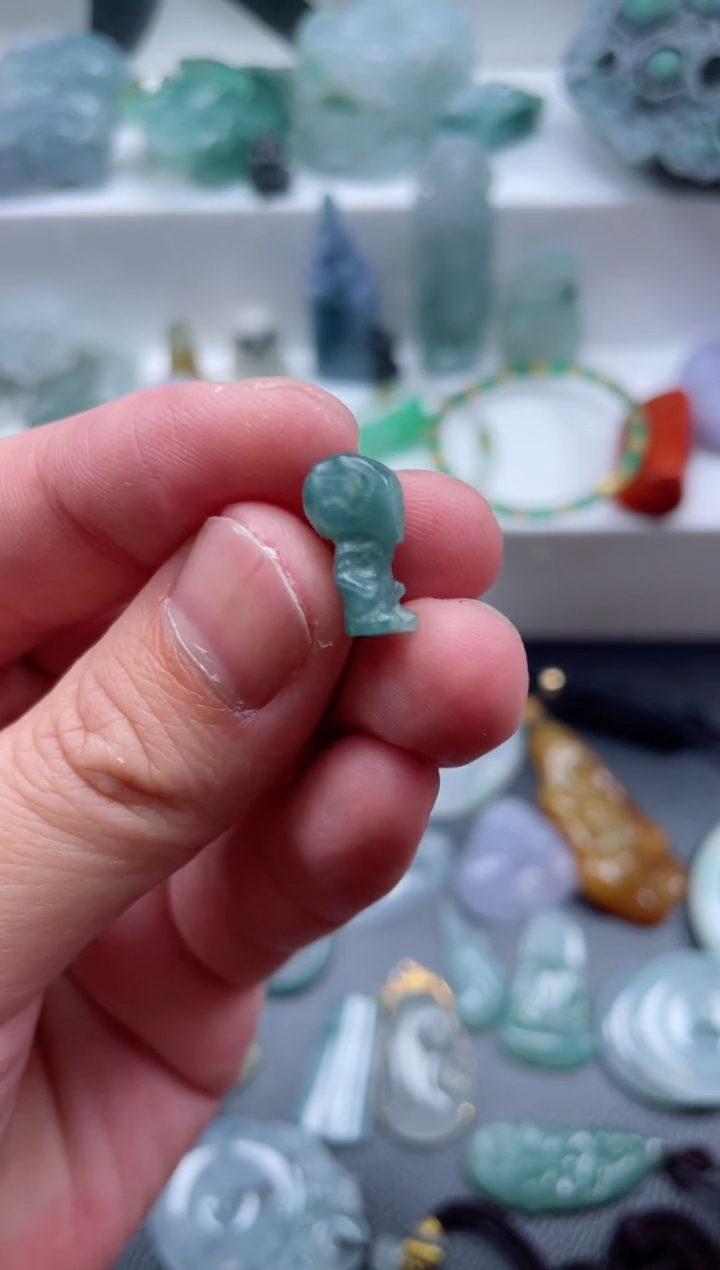 【闪购商品】翡翠颈饰未镶嵌钢铁侠