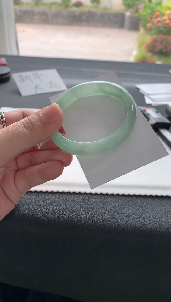 【闪购商品】翡翠手镯未镶嵌54贵妃买断A5885