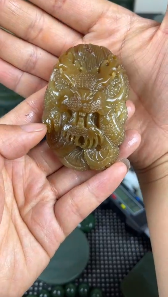 和田玉未镶嵌珠宝半成品龙