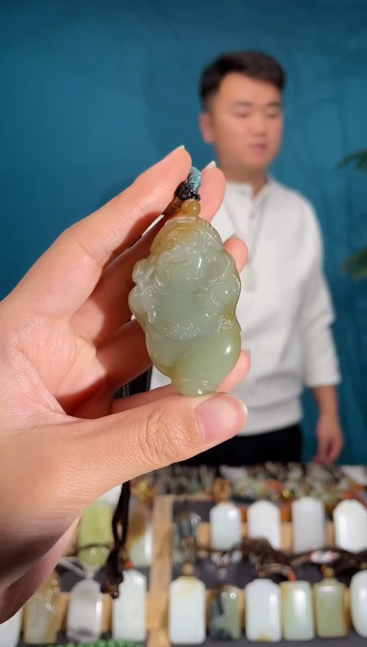 颈饰未镶嵌和田玉1