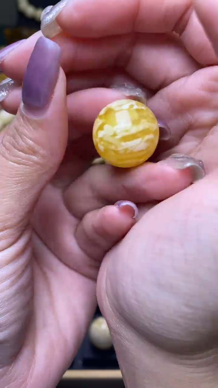 【闪购商品】琥珀裸石未镶嵌葵. 97