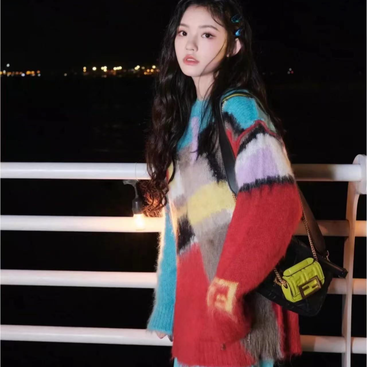 99新 FENDI/芬迪 拼色套头卫衣明星同款 40码 D601