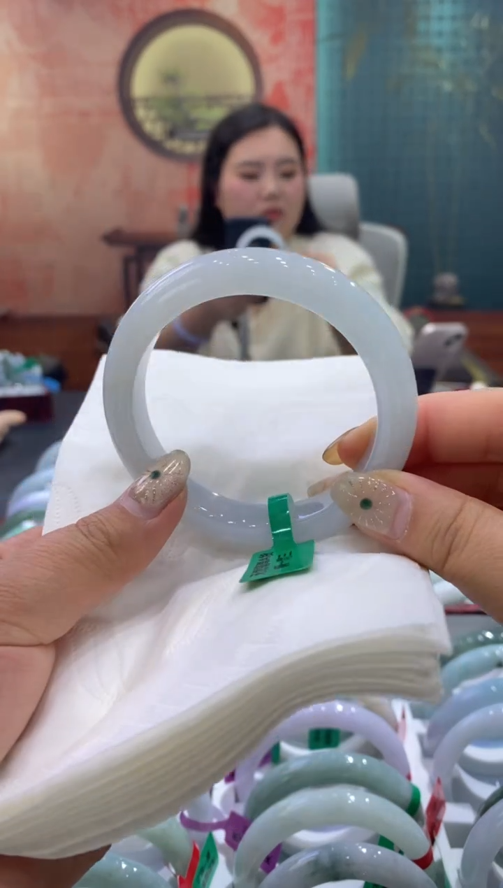 未镶嵌手镯翡翠多人000011989