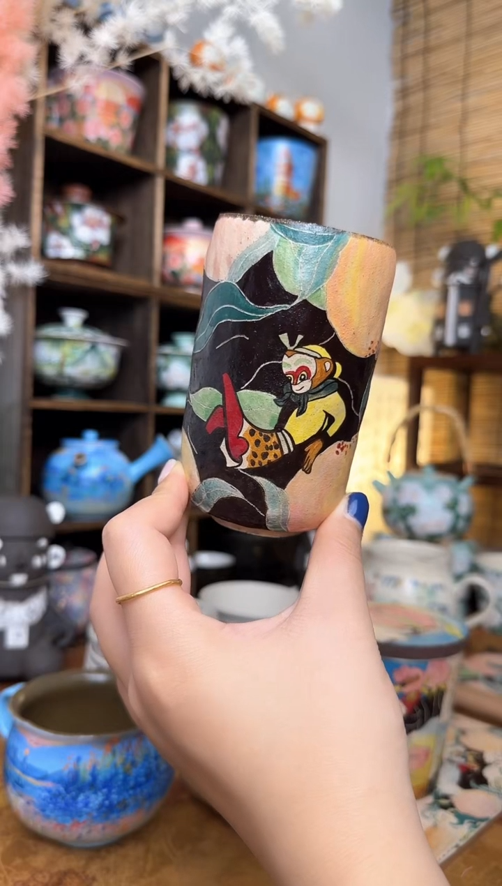 【闪购商品】玄之天宫手握咖啡杯