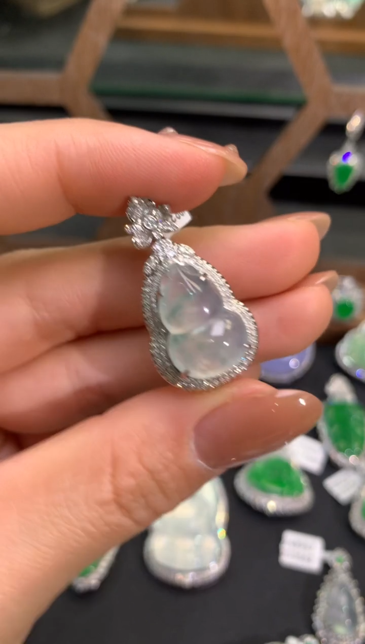 【闪购商品】翡翠吊坠(不含链)18K金镶嵌吊坠