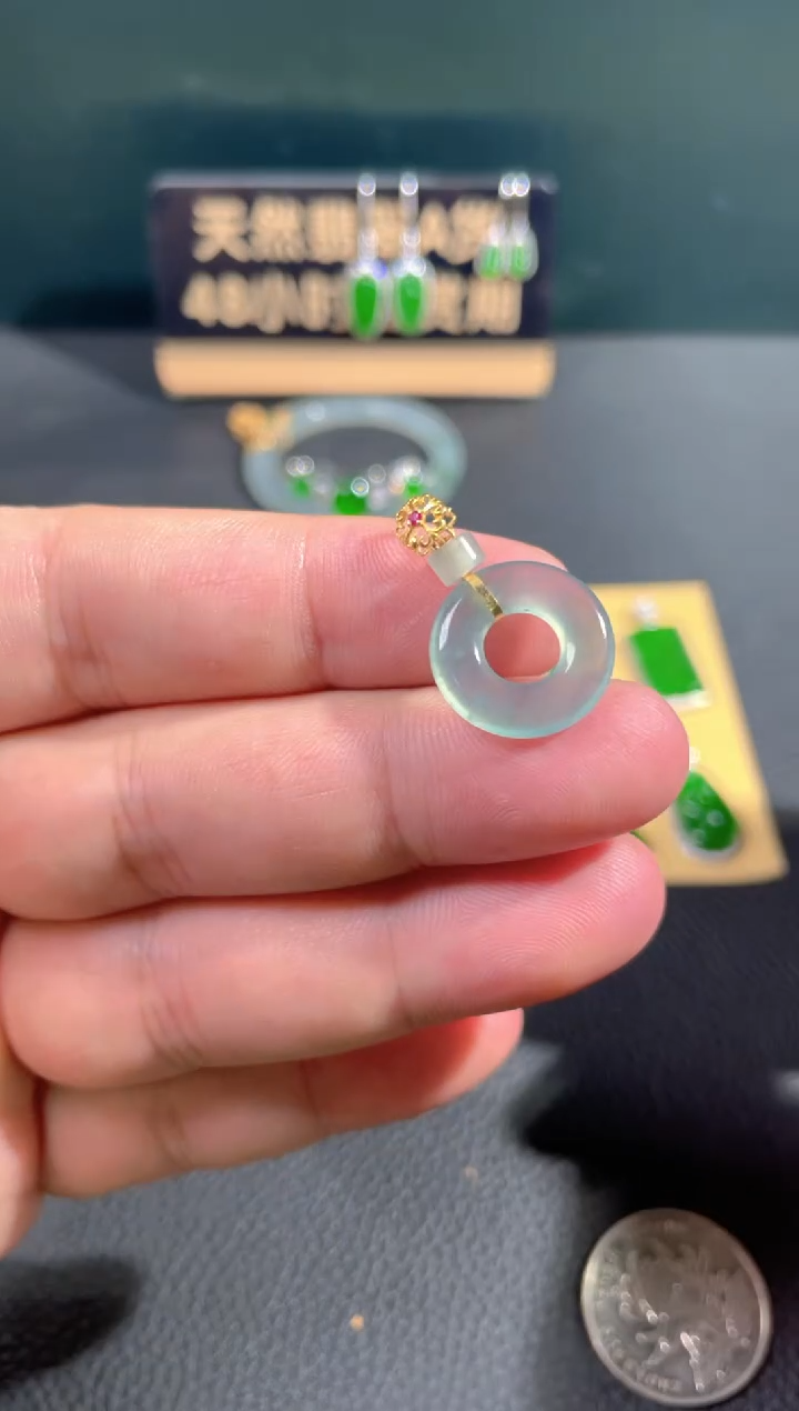 【闪购商品】翡翠颈饰18K金镶嵌翡翠