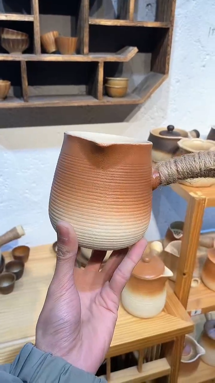 【闪购商品】550ml弯把罐罐壶    嘻嘻嘻