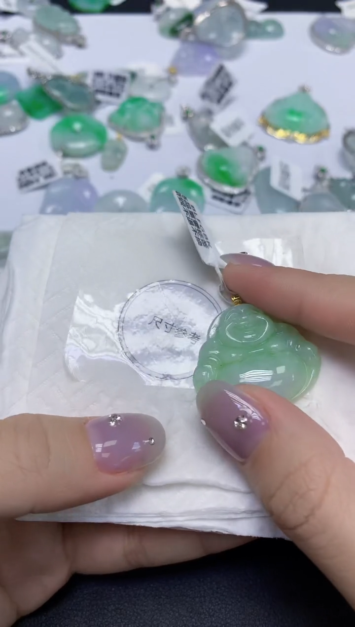 颈饰18K金镶嵌翡翠天然缅甸翡翠A货百元以上9元证书费自理