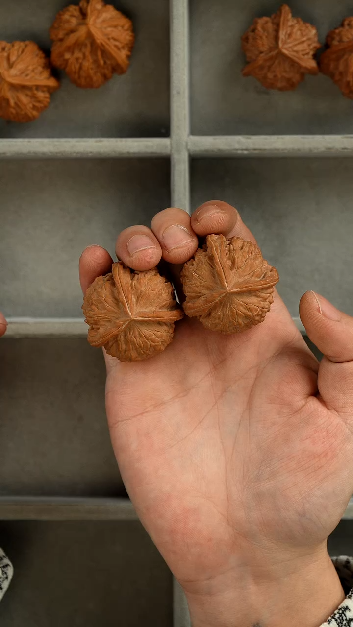 把件文玩核桃小**达尺寸40左右金锭三棱