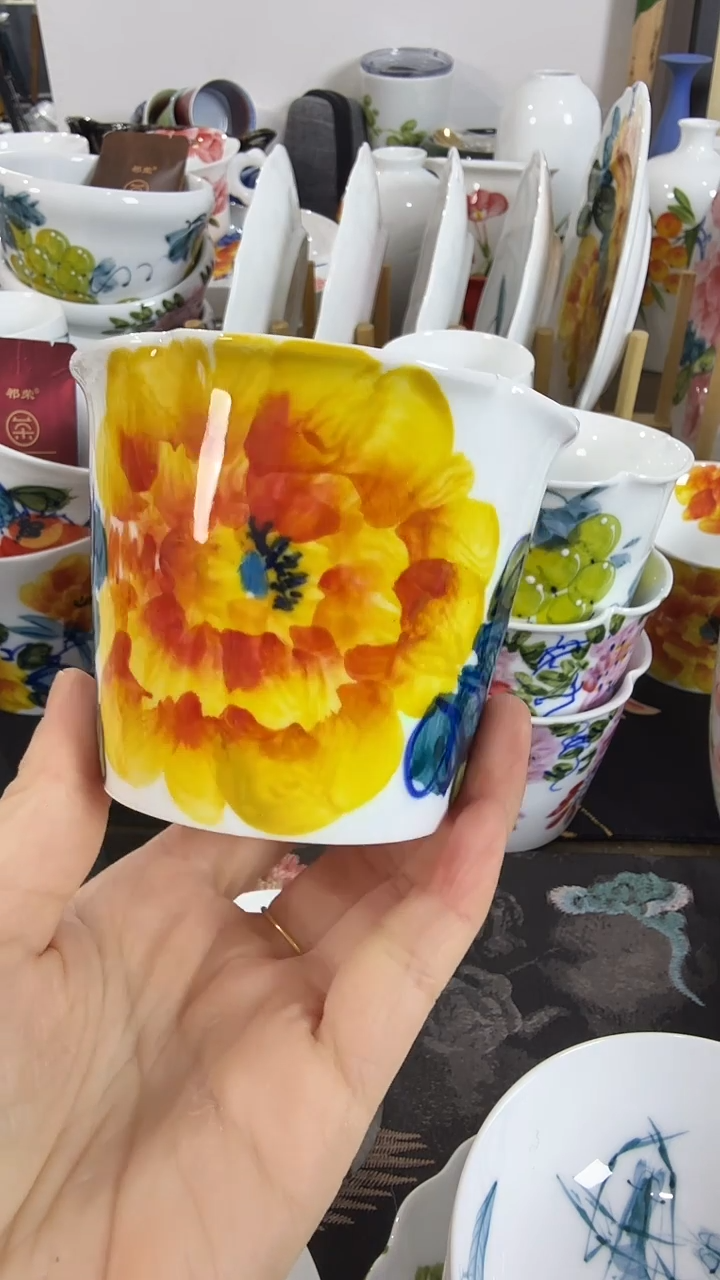 摆件陶瓷景德镇高温瓷（花口杯）