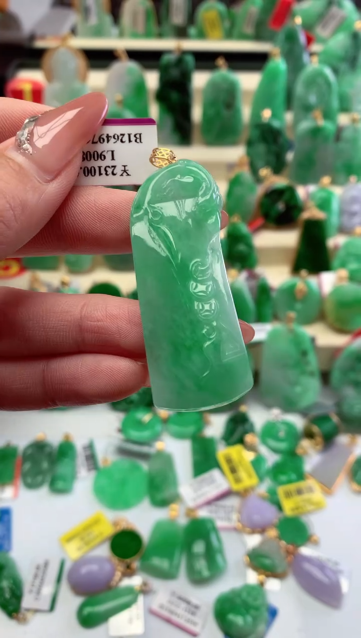 【闪购商品】翡翠吊坠(不含链)18K金镶嵌挂件