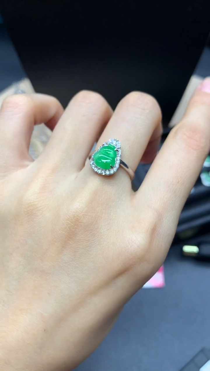 【闪购商品】翡翠戒指银S925镶嵌葫芦【无服务费】