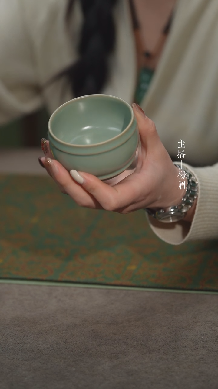 【闪购商品】鼓舞杯（微瑕）-君子章款-眉