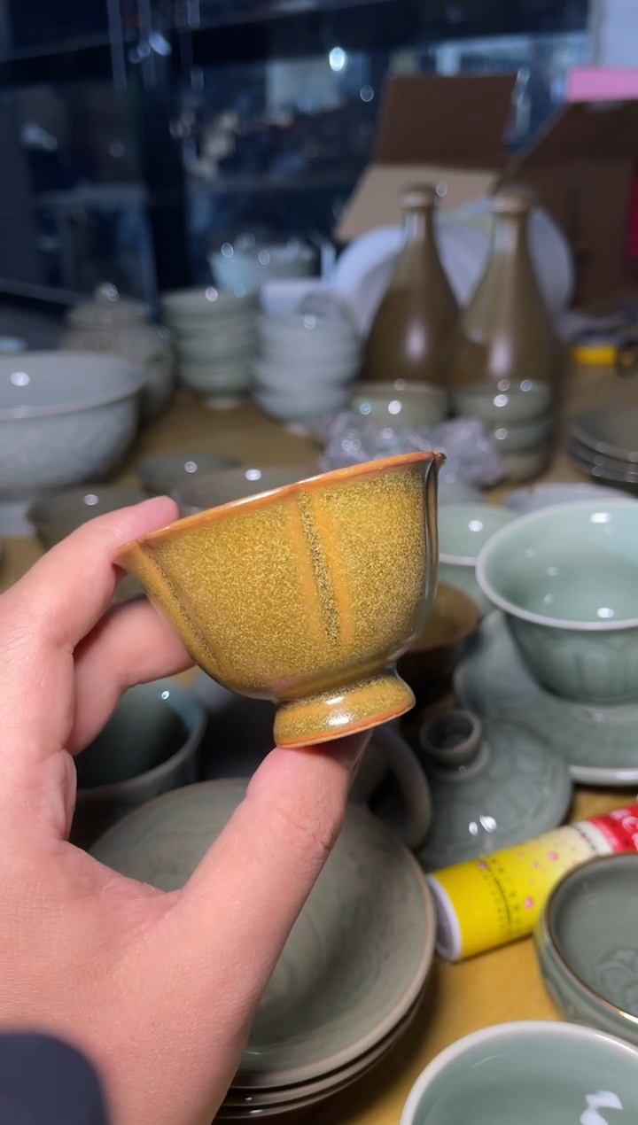 微瑕茶叶末花口杯