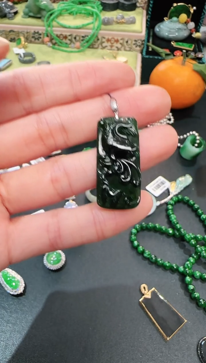 【闪购商品】翡翠颈饰未镶嵌吊坠