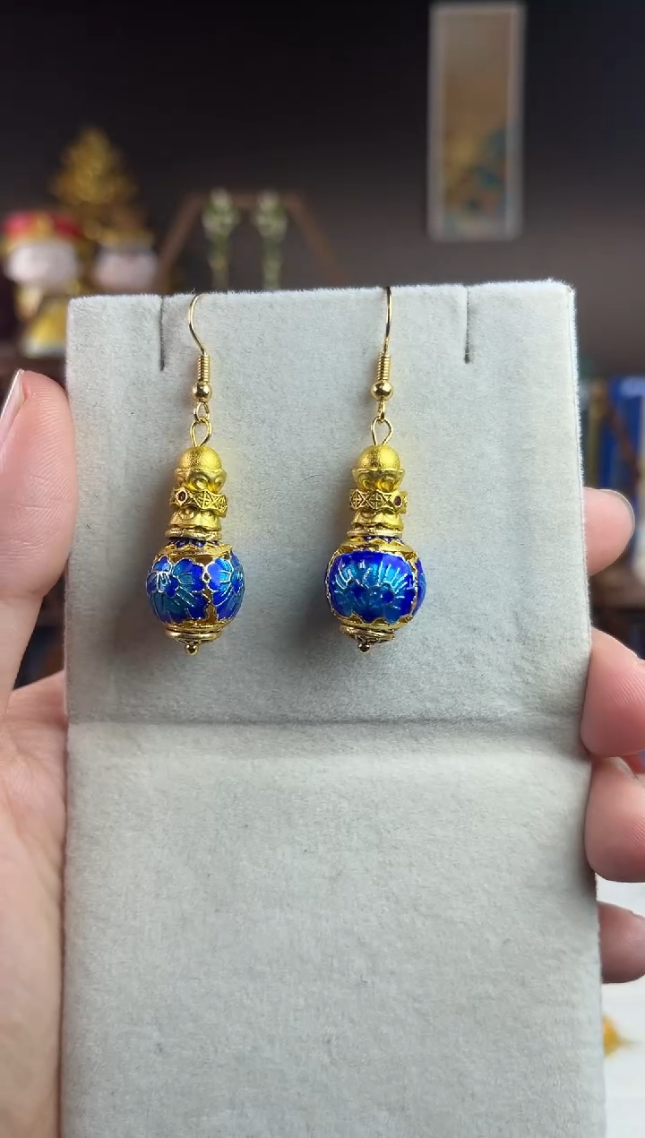 ，蓝色莲花珐琅耳钩