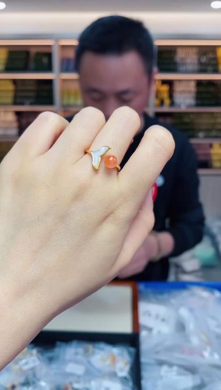 【闪购商品】南红玛瑙`未镶嵌多样性发一件