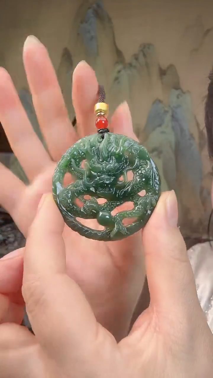 颈饰未镶嵌和田玉.