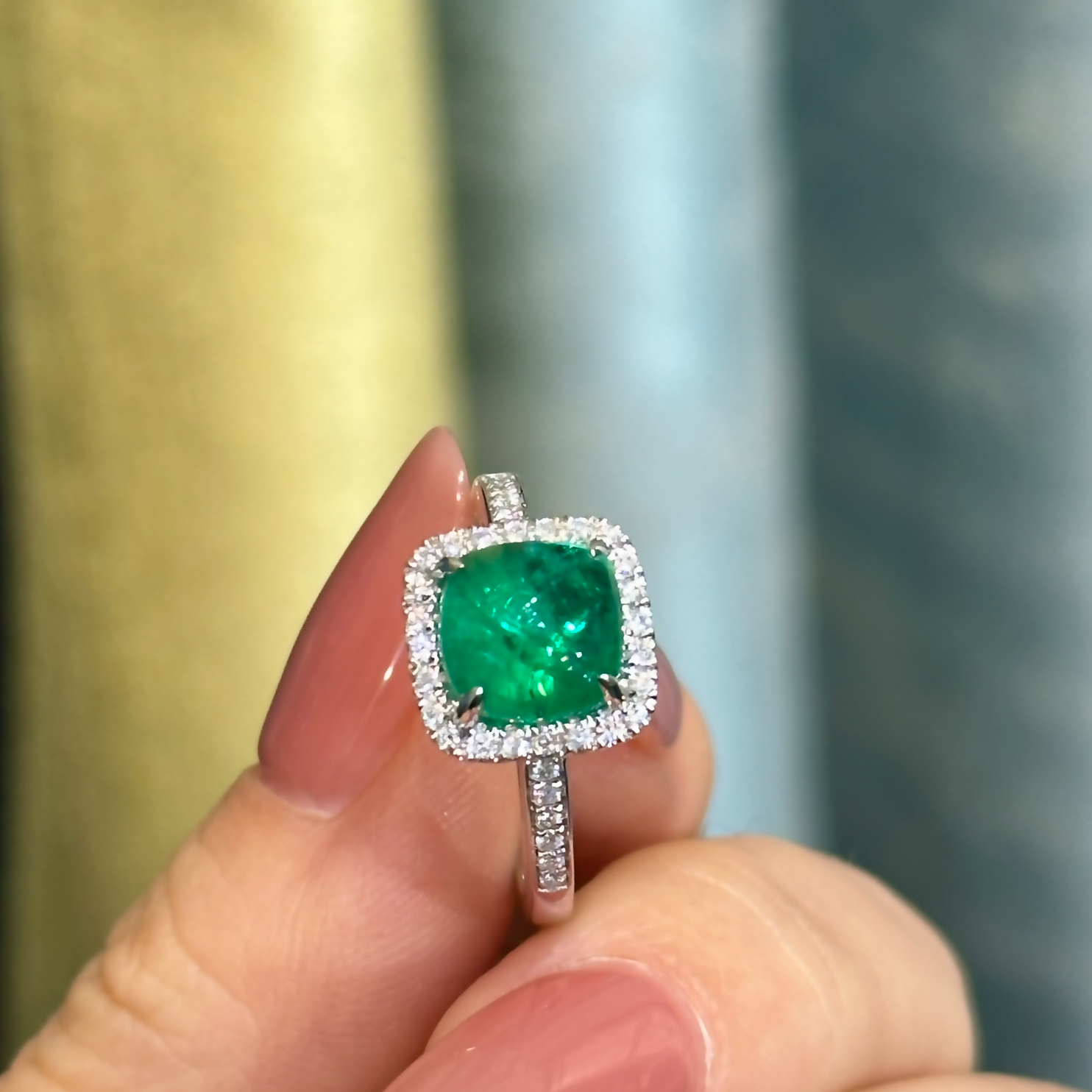 【暹罗珠宝】天然祖母绿戒指 18K金镶嵌 66297