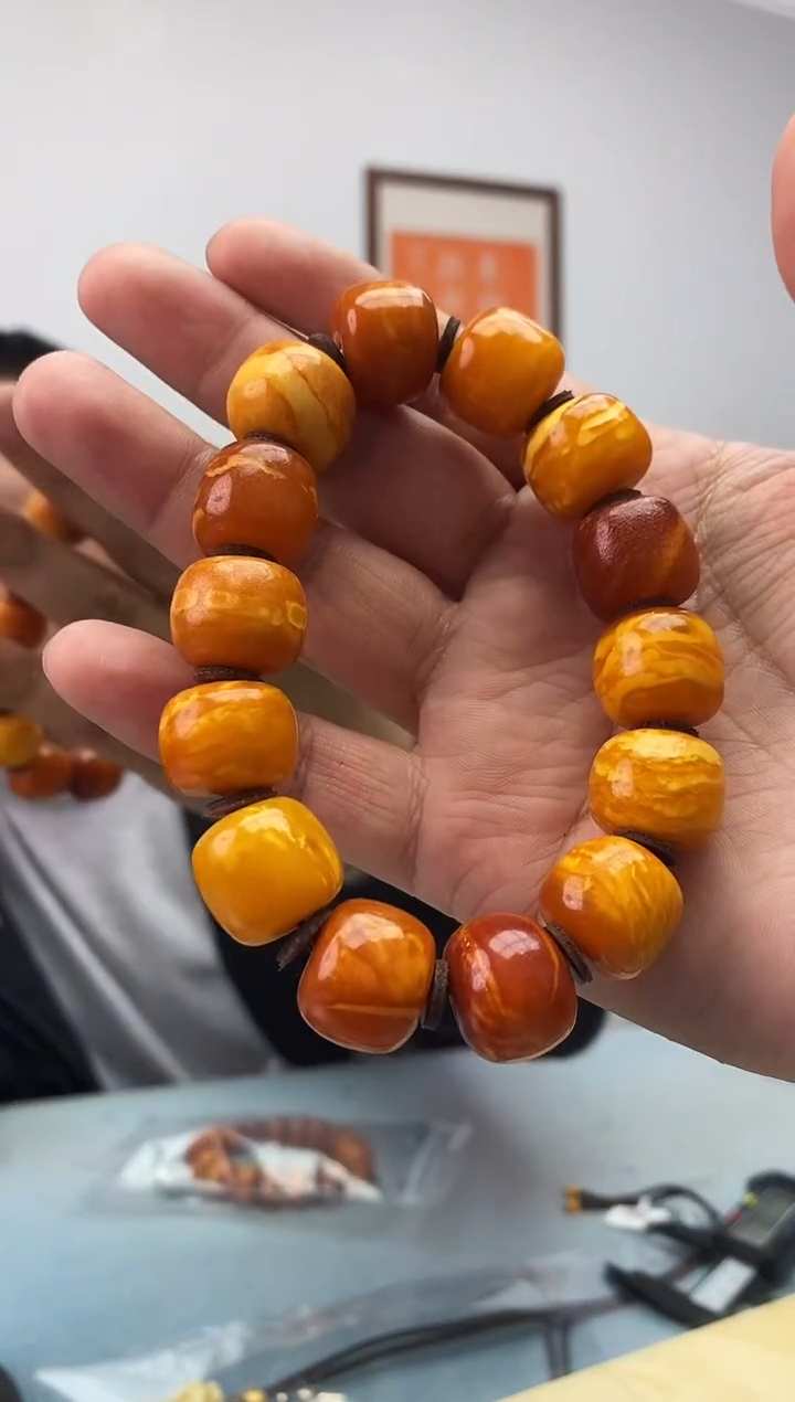 琥珀未镶嵌珠宝奇石i***i假一罚十，永久原价包退多样性发一件038