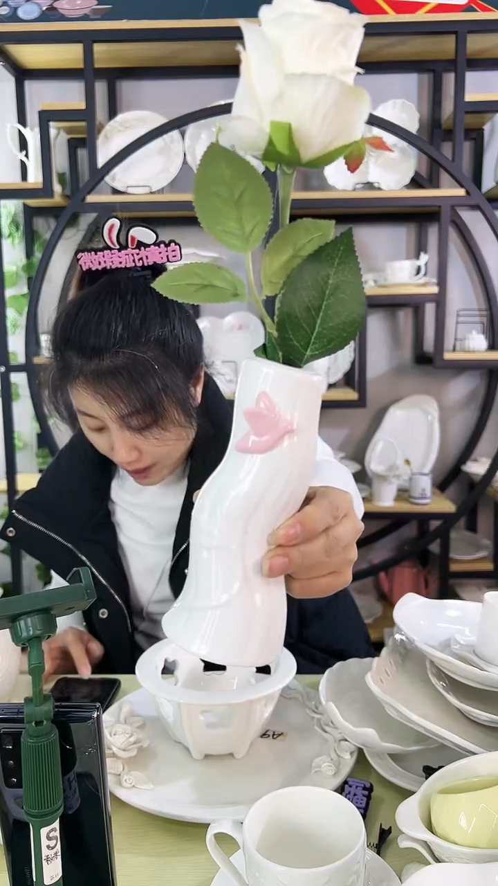 【闪购商品】陶瓷微瑕疵喜鹊花瓶拍1发2