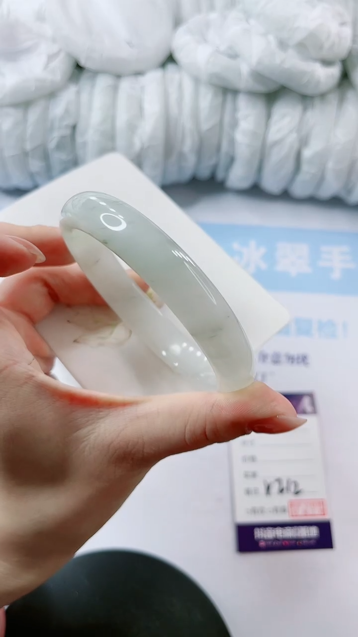 【闪购商品】石英质玉手镯未镶嵌多样性发货V212-62