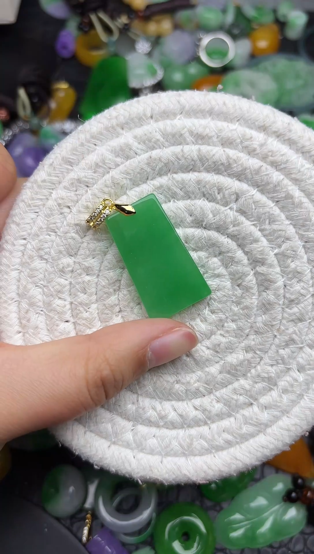 颈饰未镶嵌翡翠缅甸翡翠吊坠