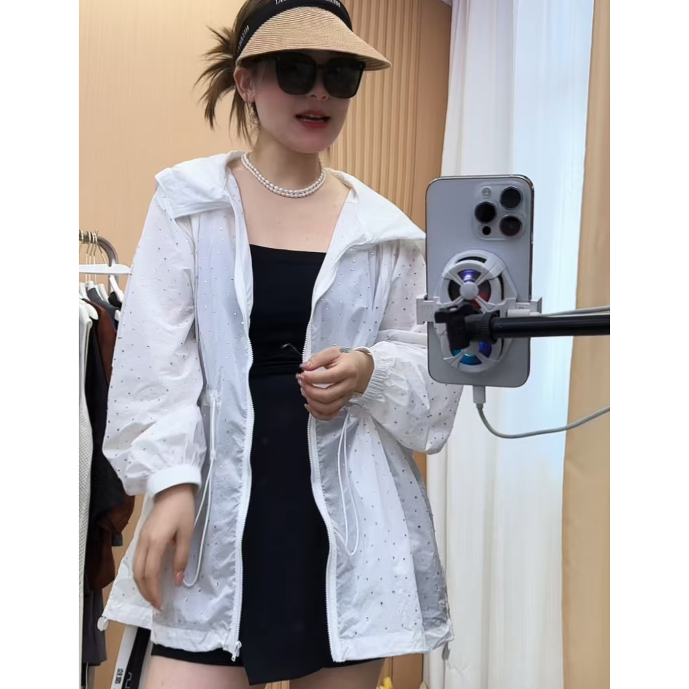 欧货重工镶钻透气轻薄中长款连帽拉链防晒上衣