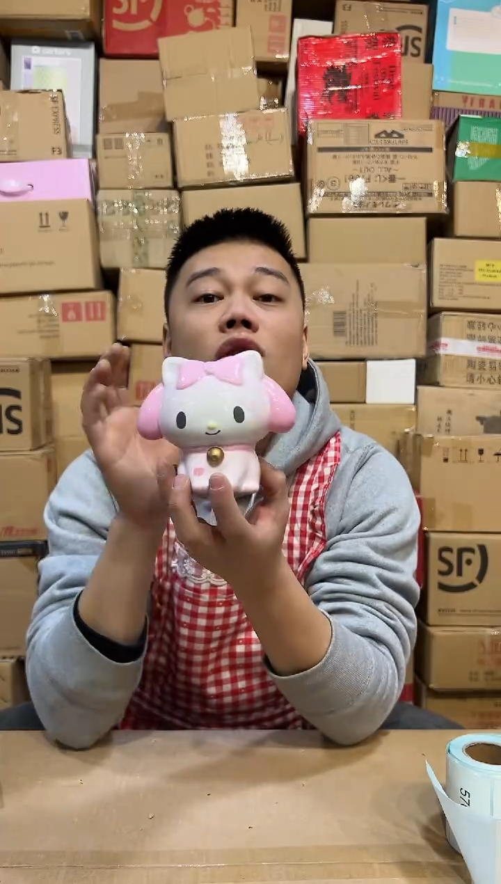 【闪购商品】杯美乐蒂蹲坐小钱罐