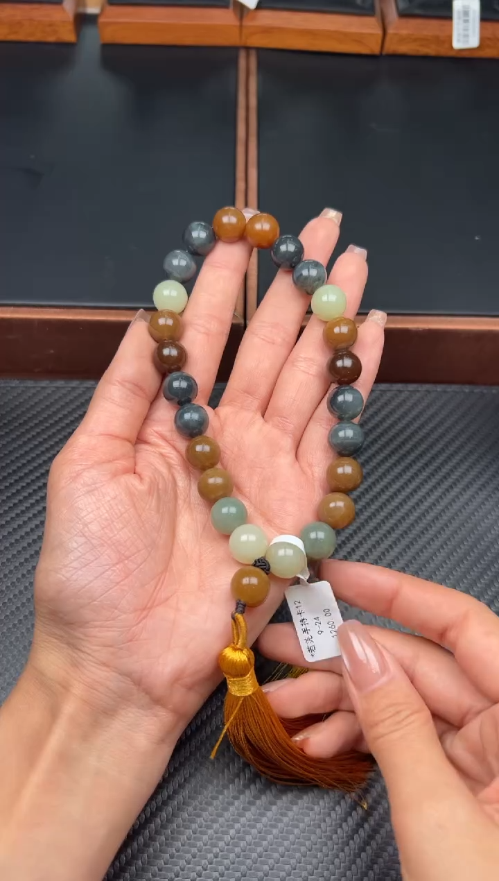 未镶嵌手串和田玉若羌微色差卡12