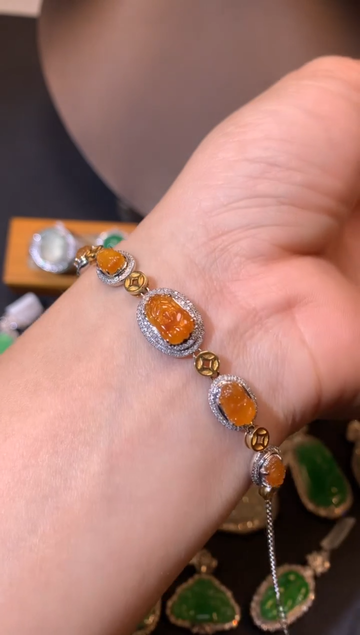 【闪购商品】翡翠吊坠(不含链)18K金镶嵌手链