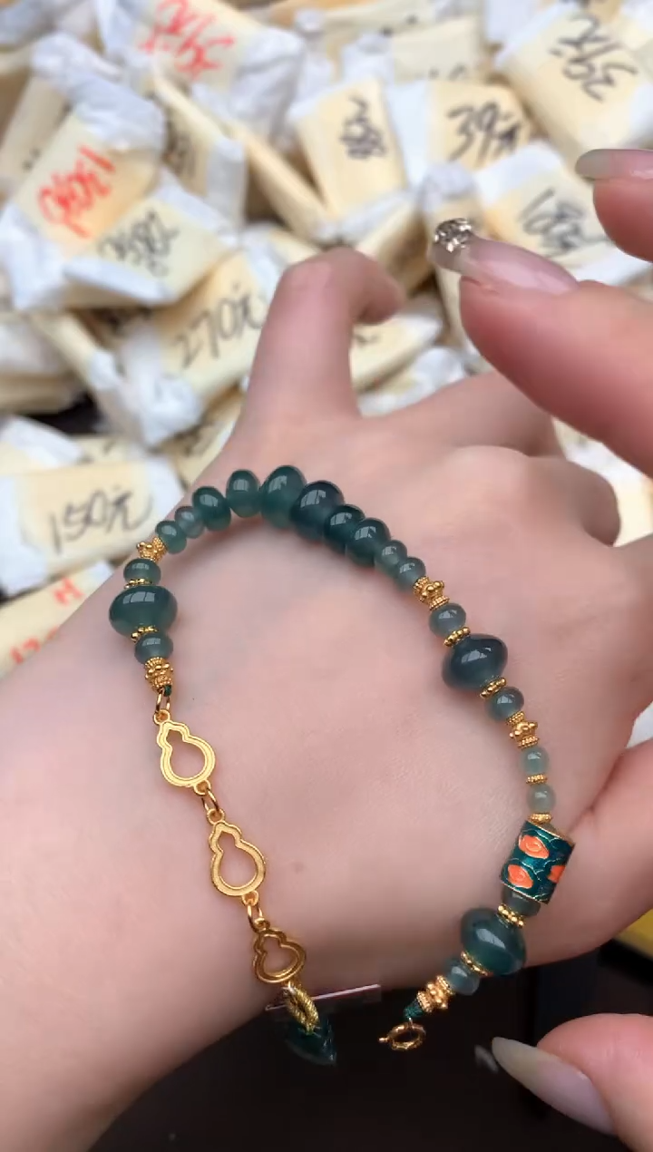 【闪购商品】翡翠挂件未镶嵌— 