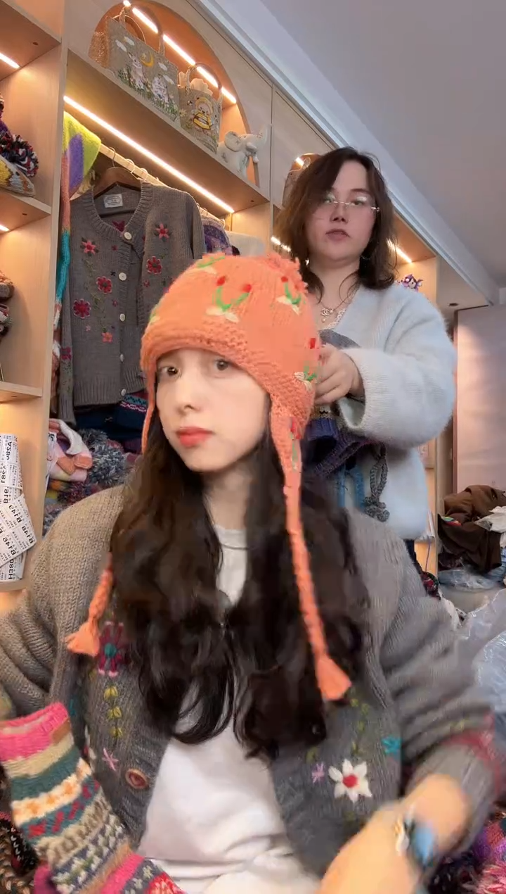 纯棉橘色刺绣樱桃护耳帽