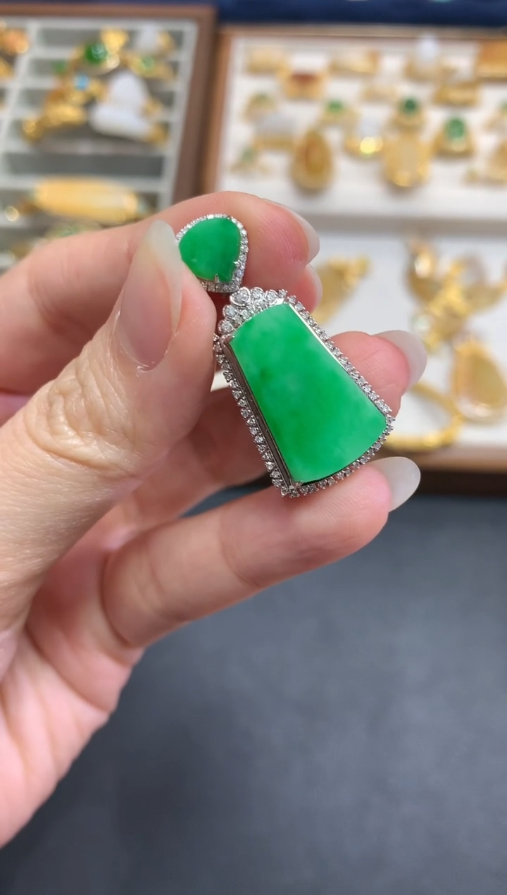 【闪购商品】翡翠吊坠(不含链)18K金镶嵌A624|8800