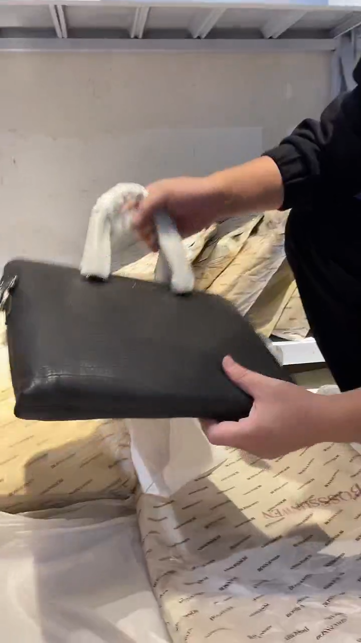 头层牛皮320品牌男包清货中（不要卡单，理性消费）