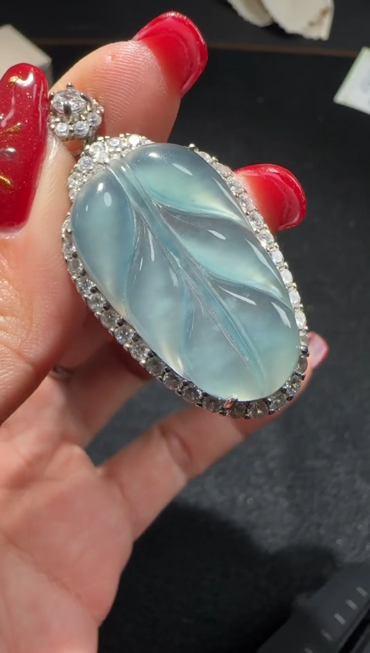 【闪购商品】翡翠吊坠(赠链)未镶嵌多样性发货拍一发一