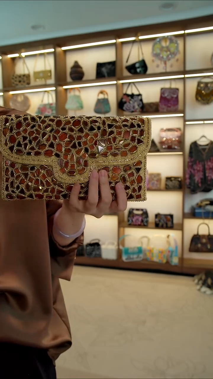 织物百格汇手工串珠包