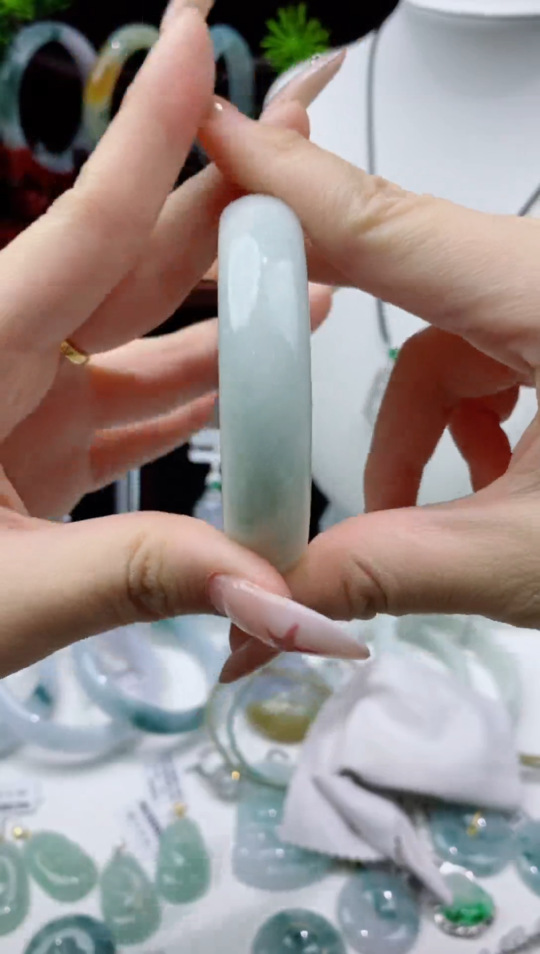 未镶嵌手镯翡翠细糯飘花天然缅料A货翡翠手镯