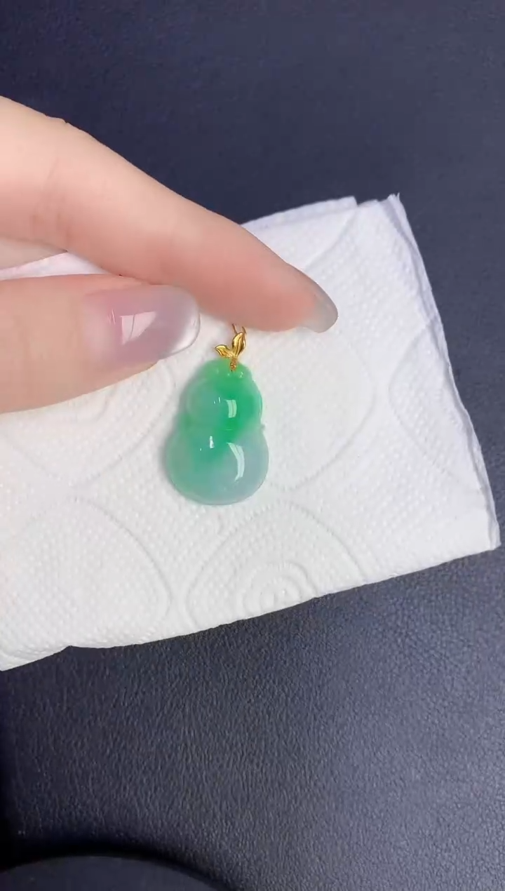 颈饰18K金镶嵌翡翠缅甸天然翡翠A货