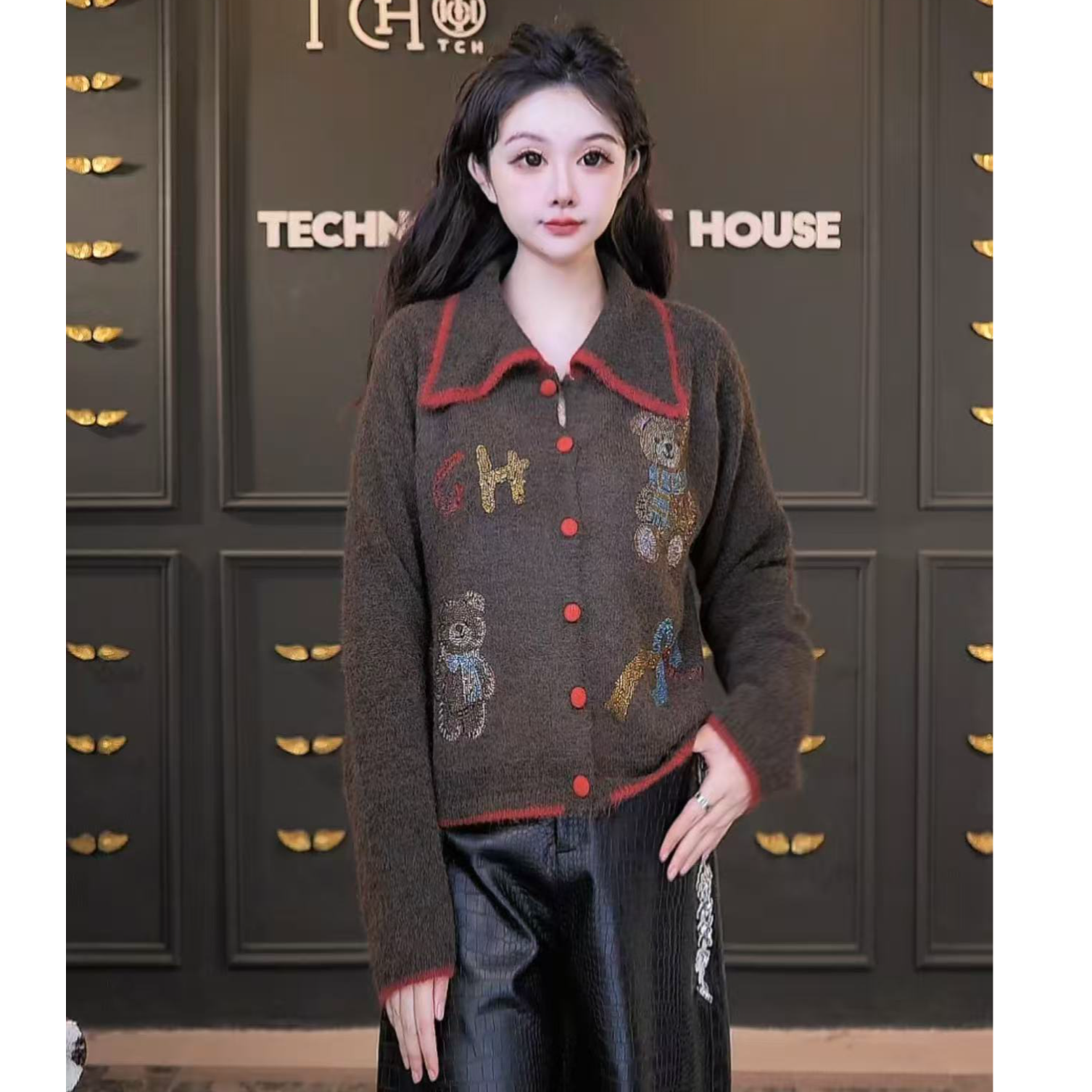TCH【含绵羊毛】秋冬百搭时尚烫钻咖色女装长袖针织衫T75D43E5009