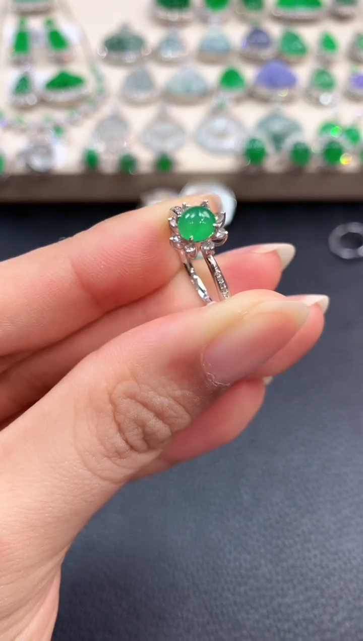 【闪购商品】翡翠戒指18K金镶嵌b47       