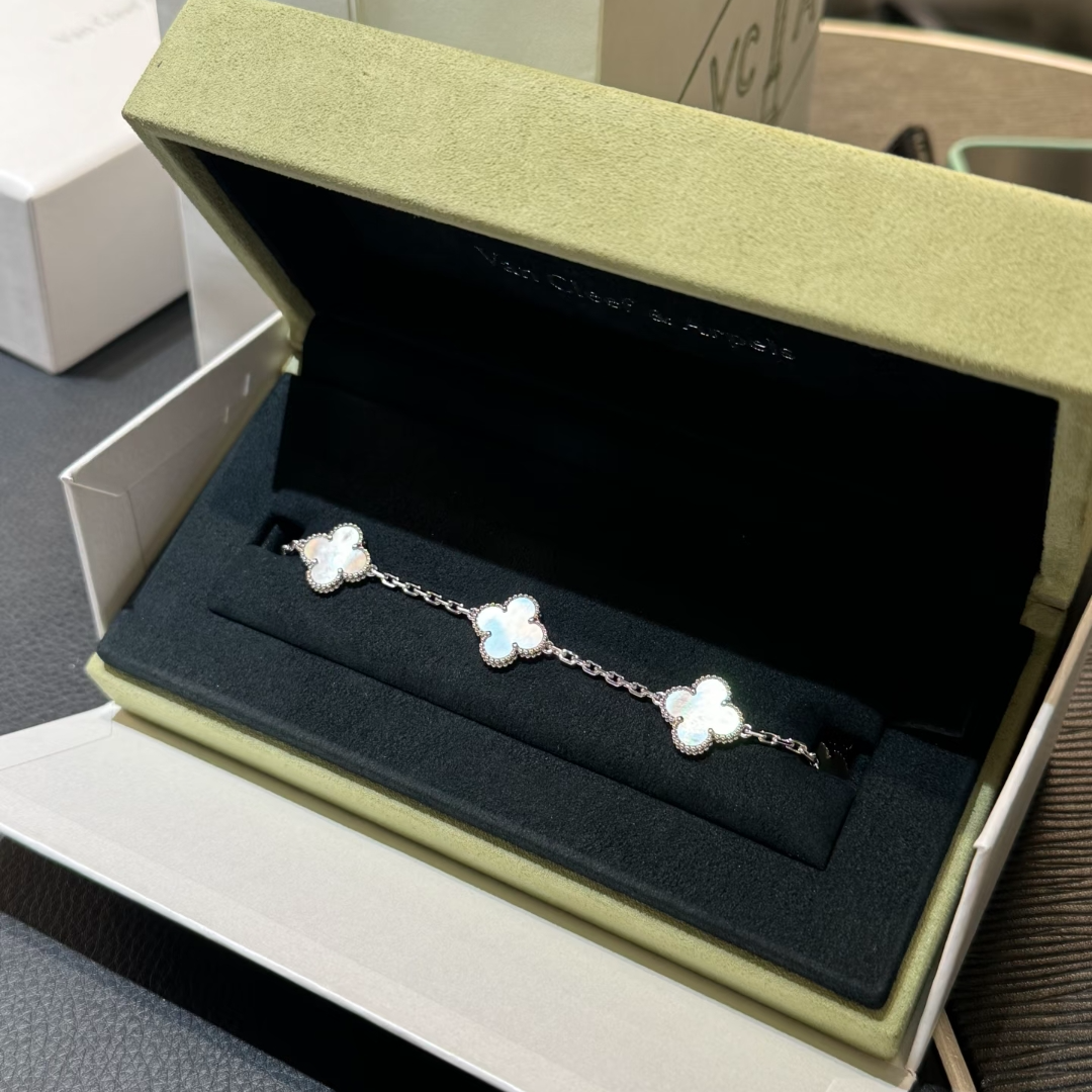 99新 梵克雅宝 小花柳 中号五花手链 新扣 18K白金/白贝母 S-M码