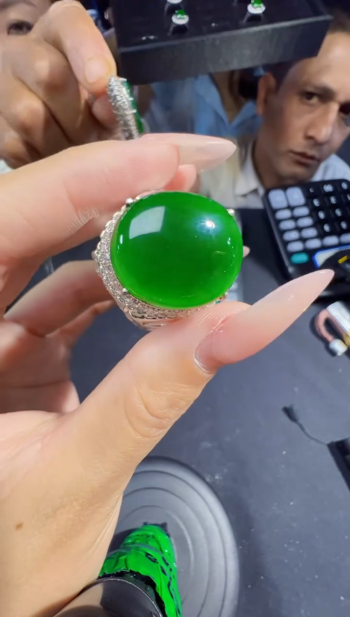 定制翡翠未镶嵌蛋面1