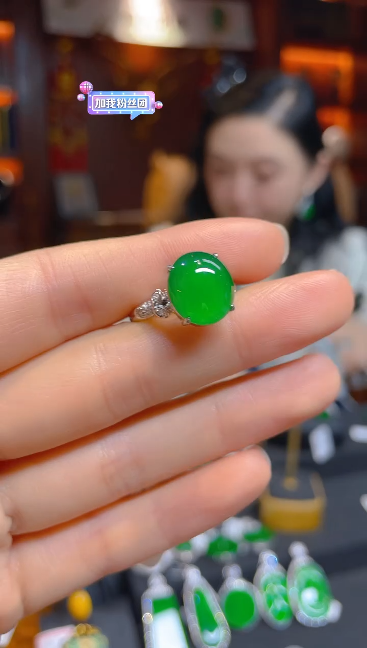【闪购商品】翡翠戒指18K金镶嵌117518-天然A货翡翠蛋面戒指