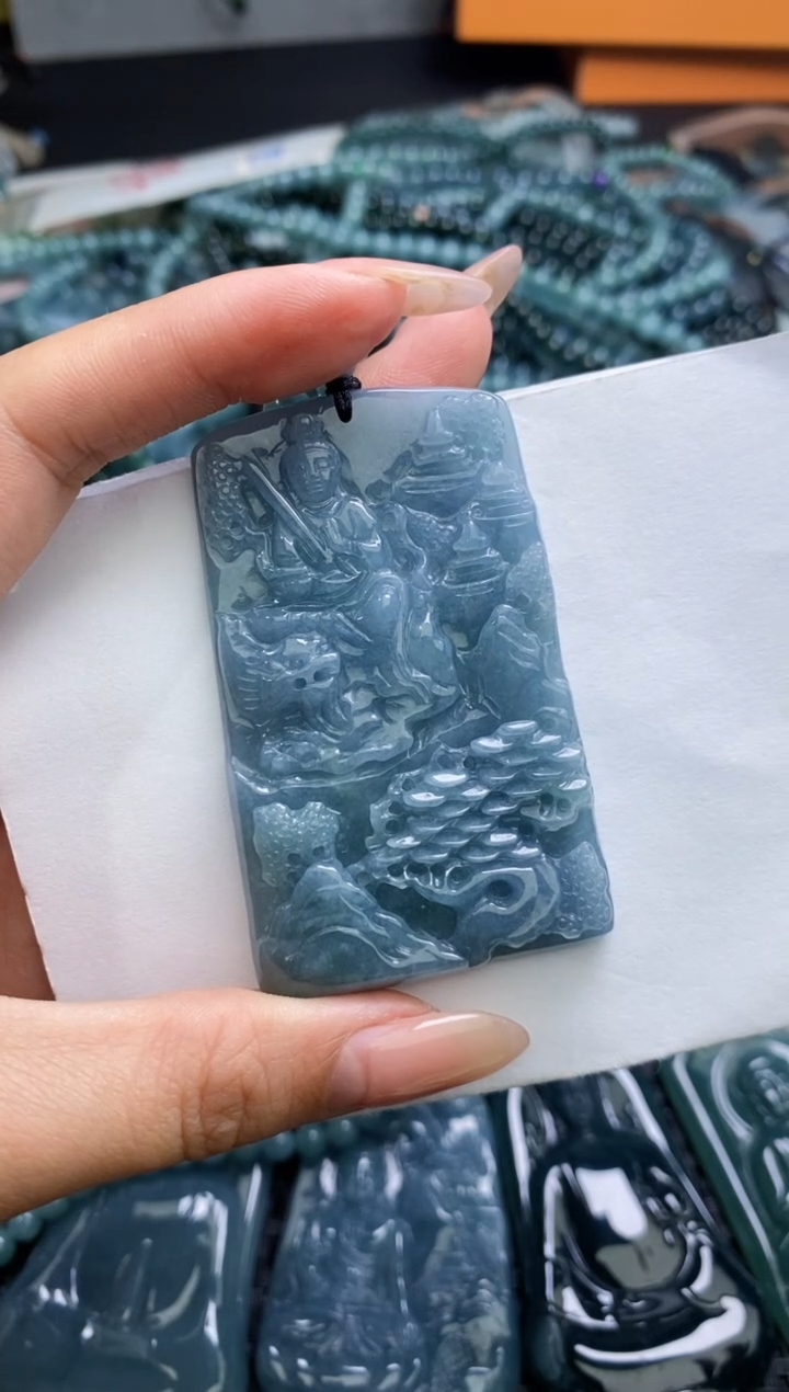 【闪购商品】翡翠颈饰未镶嵌           